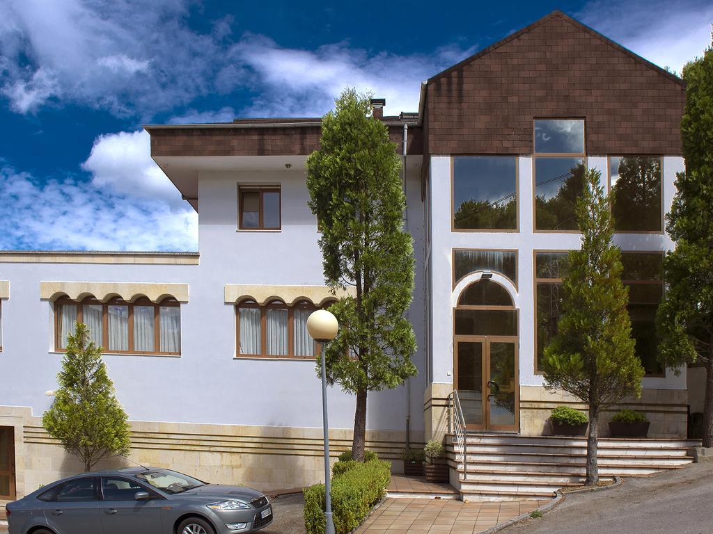 Hotel Penagrande Cangas De Narcea Exterior photo