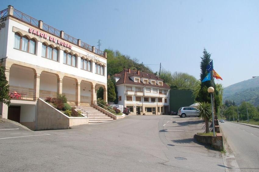 Hotel Penagrande Cangas De Narcea Exterior photo