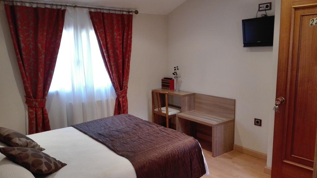 Hotel Penagrande Cangas De Narcea Exterior photo